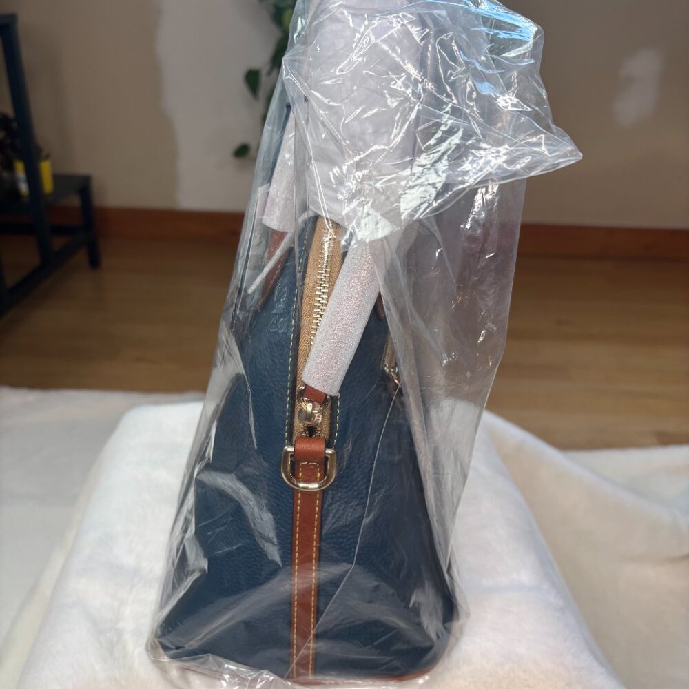 Dooney & Bourke Pebble Grain LARGE Domed Satchel/Shoulder Bag/Crossbody Bag - Picture 7 of 15